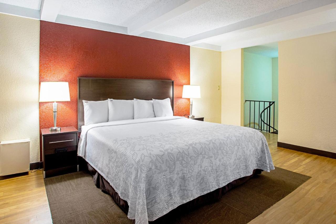 Red Roof Inn Plus+ Wichita East Kültér fotó