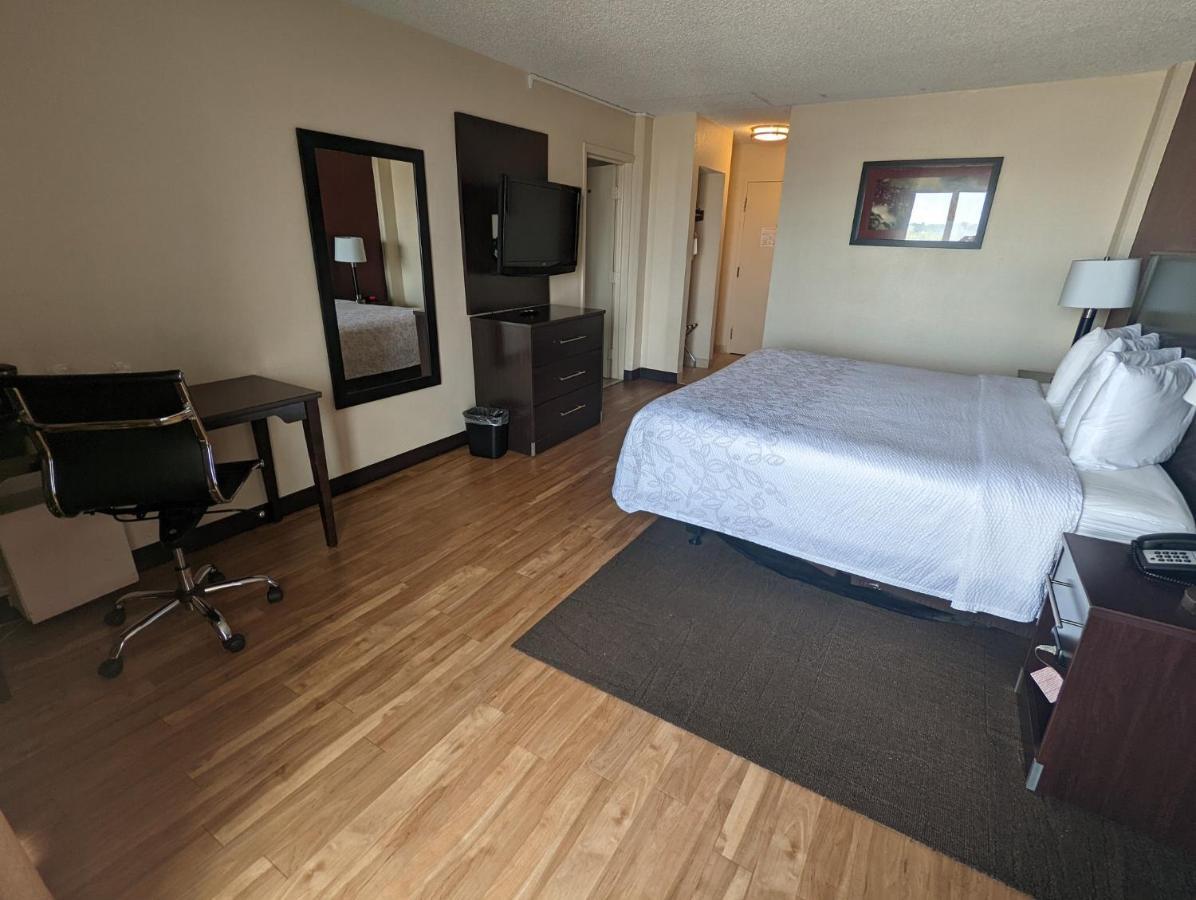 Red Roof Inn Plus+ Wichita East Kültér fotó